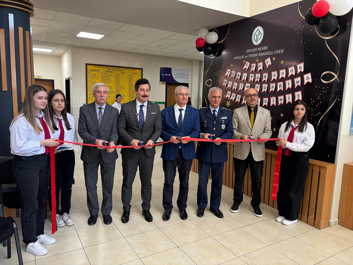 İlçemizde Tubitak 4006 Bilim Fuarı Düzenlendi