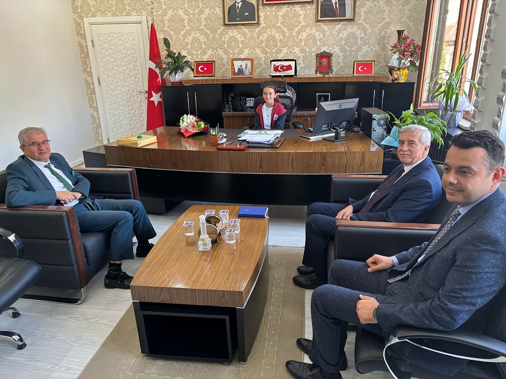 Kaymakamımız Hulusi DOĞAN, 23 Nisan Ulusal Egemenlik ve Çocuk Bayramı Dolayısıyla Koltuğunu Temsilen Devretti